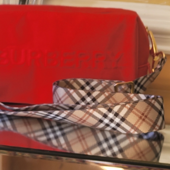 Burberry Pouch converted into to shoulder bag or cross body - Picture 8 of 16